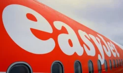 UK Airport Staff Given Bonus for Catching EasyJet Passengers Carrying Oversized Luggage