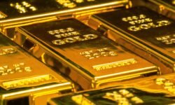 Gold Price Hits New Record Due to Sharp Dollar Weakening